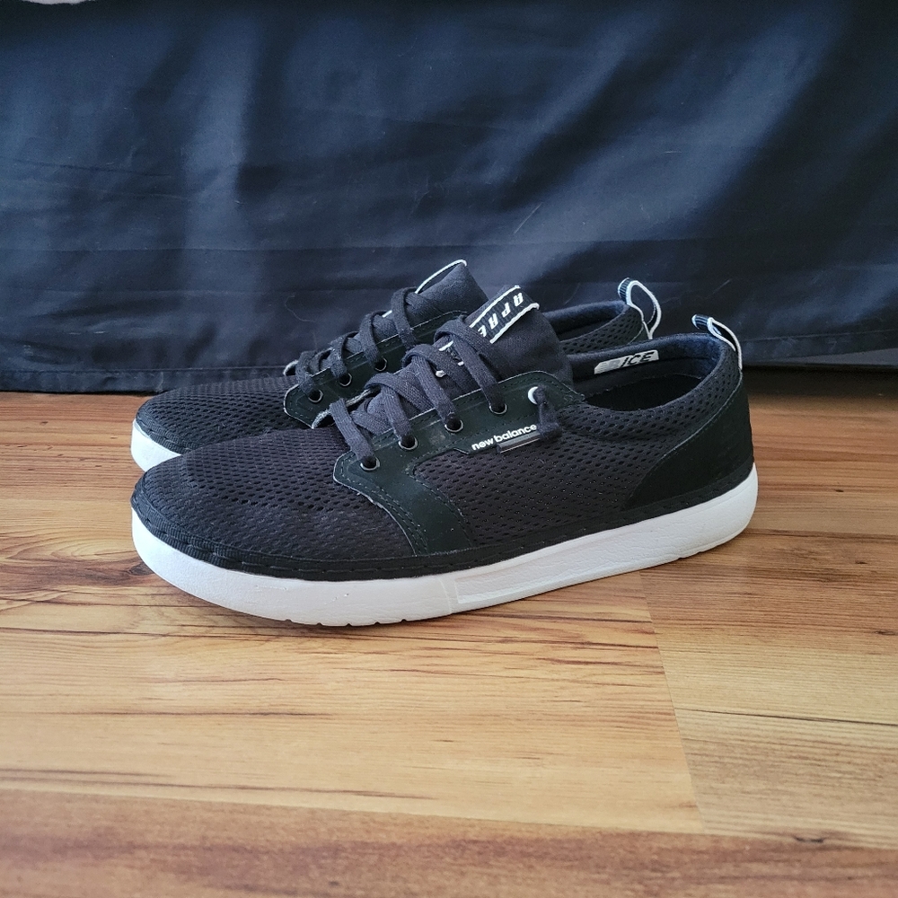 New Balance Apres shoes